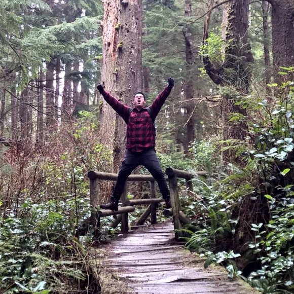 Meet your Posher, Bron - Picture 1 of 1